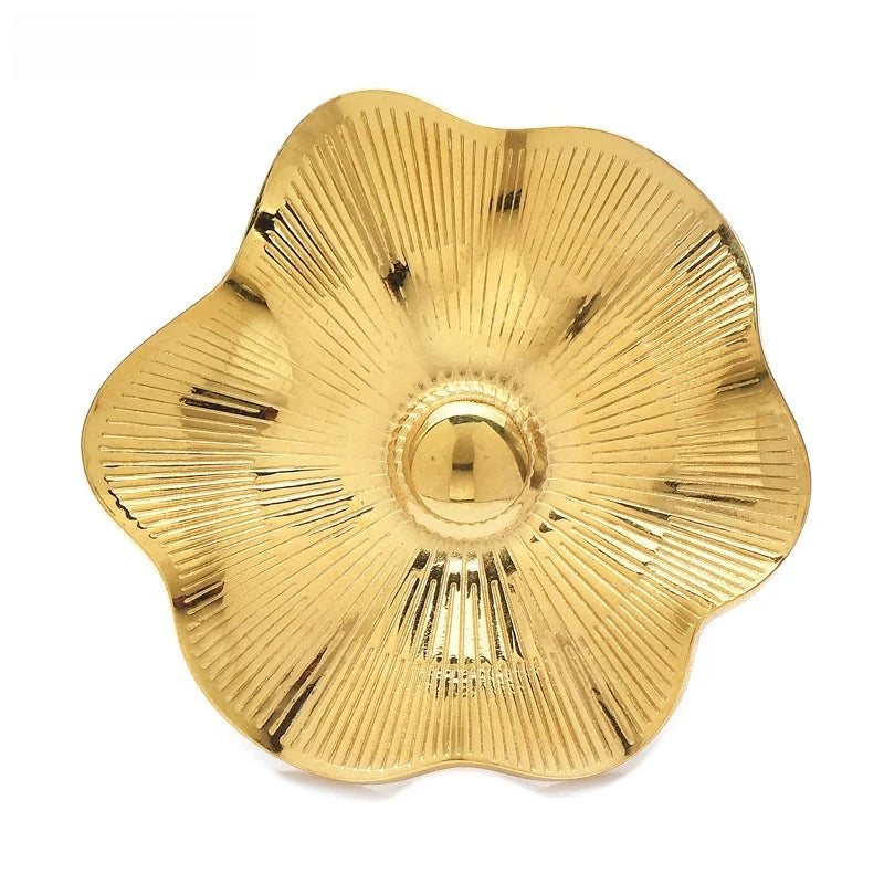 Ridged Five-Petal Flower Brooch — Gold