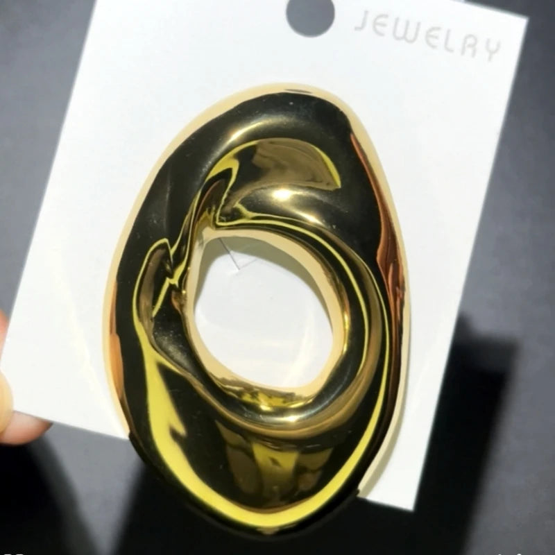 Sculptural Open Oval Brooch — Gold