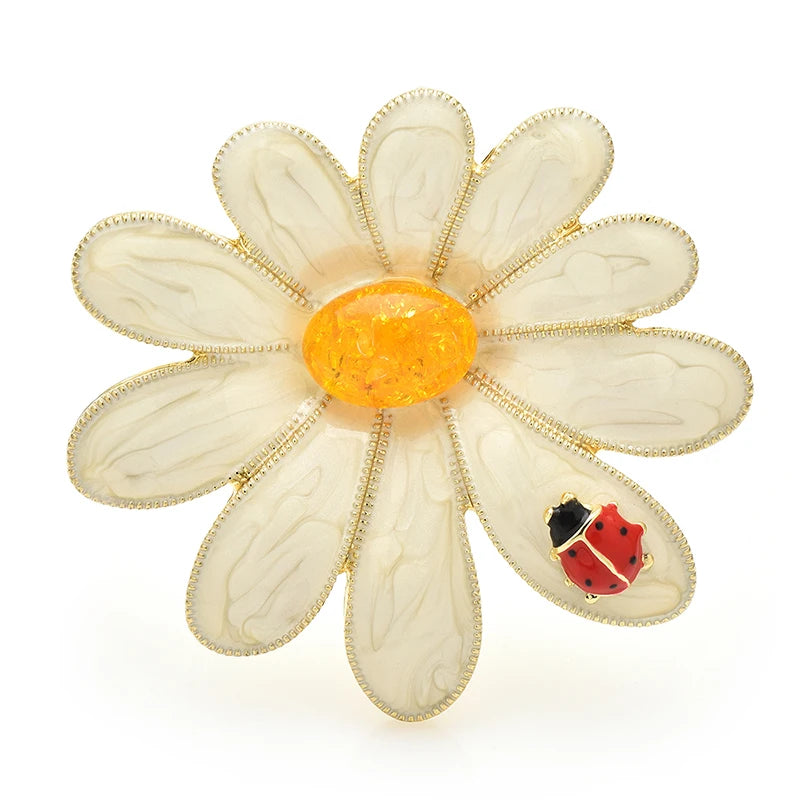 Daisy Flower with Little Ladybug Brooch — Light Gold
