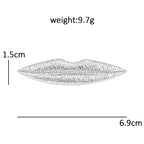 Minimal Textured Lips Brooch