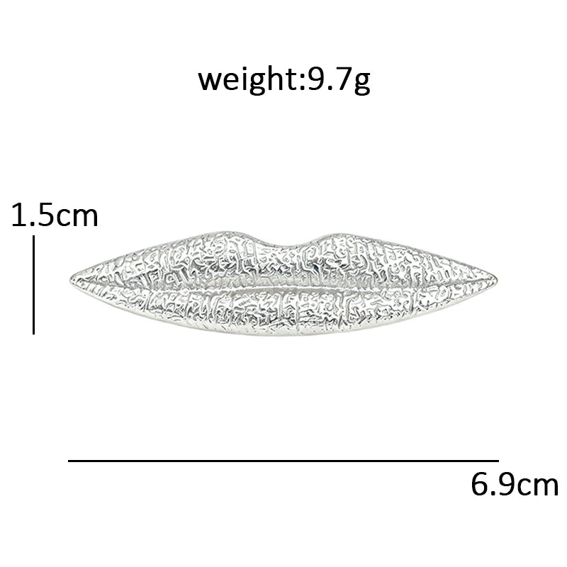 Minimal Textured Lips Brooch
