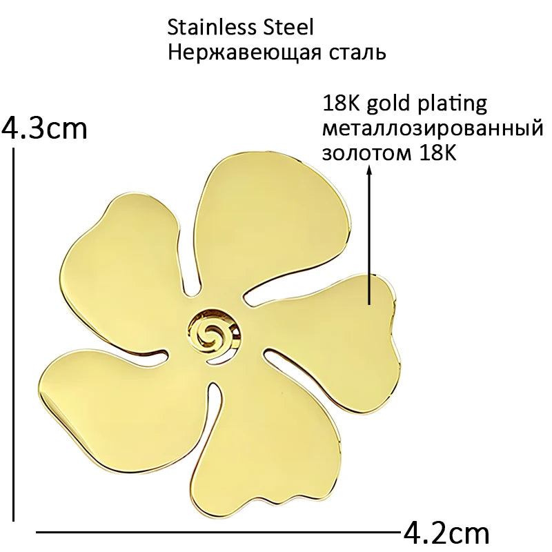 Minimal Five-Petal Flower Brooch