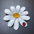 Daisy Flower with Little Ladybug Brooch — Silver