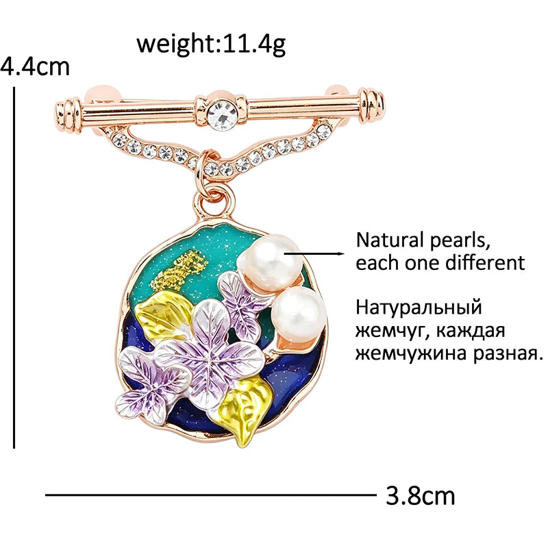 Broche fleur encadrée avec accent aspect perle
