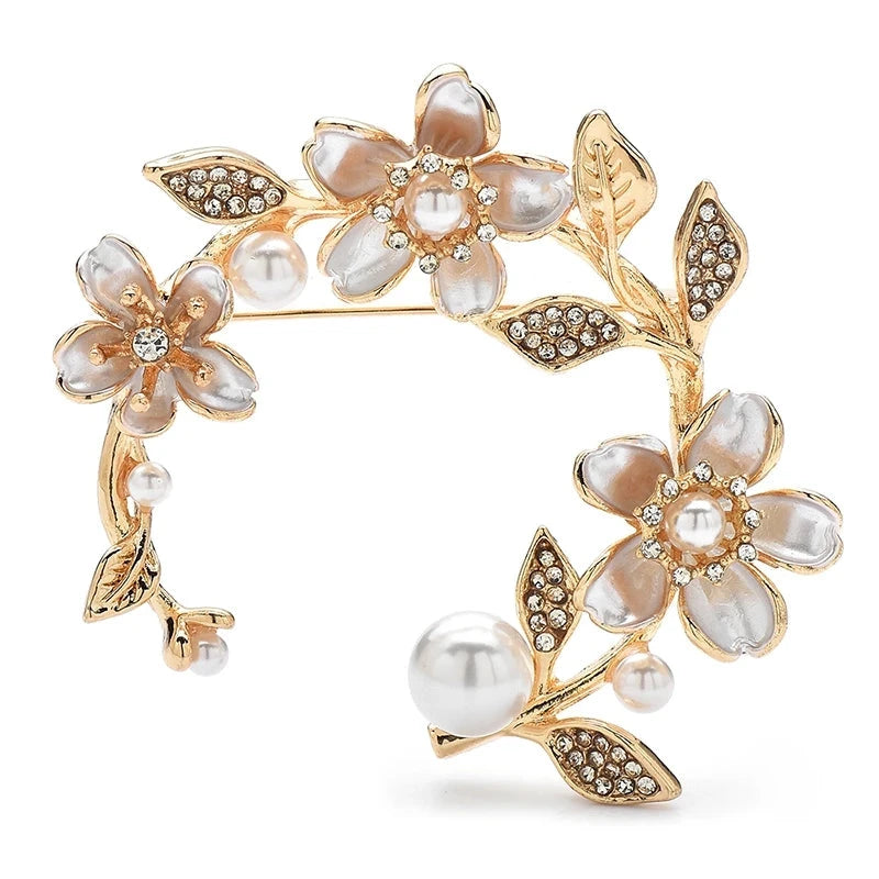 Enamel Flower Wreath with Pearl-Look Accent Brooch — White & Gold