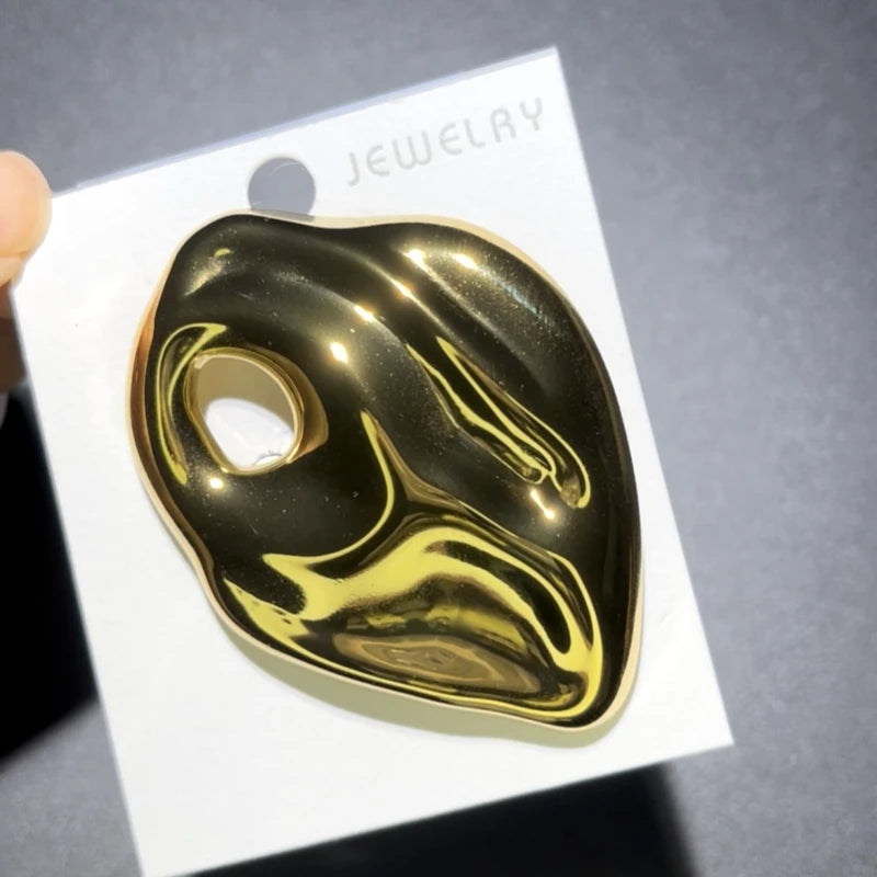 Polished Organic Oval Stainless Steel Brooch — Gold