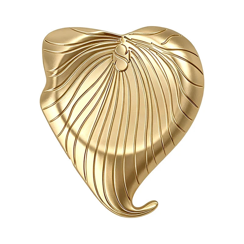 Sculpted Heart-Shaped Leaf Brooch original white background product photo